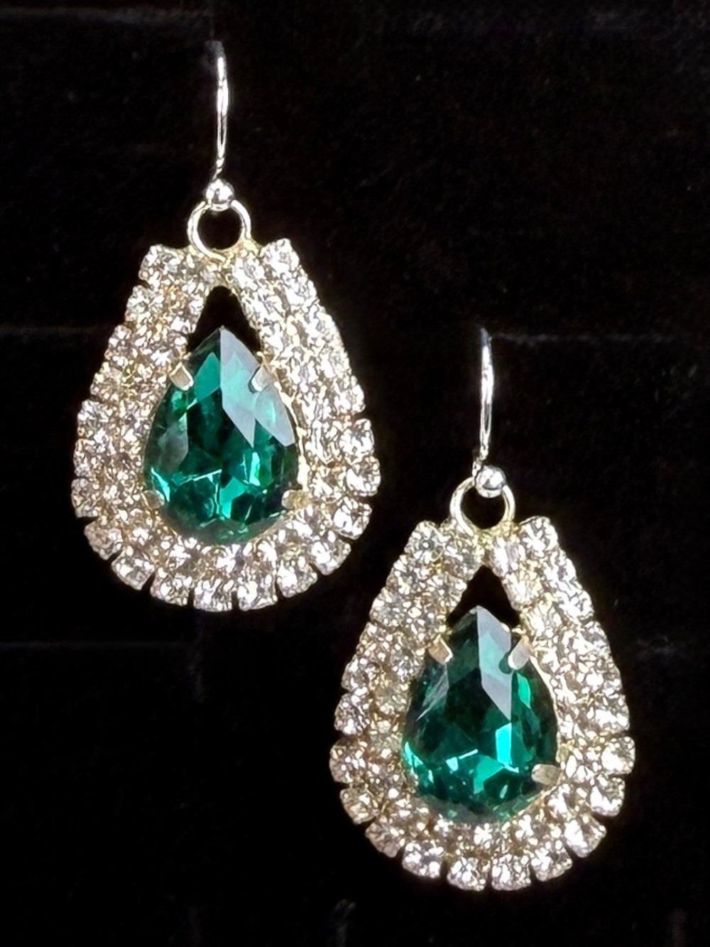 Vintage Emerald Green Clear And Silvertone Teardrop Pierced Earrings